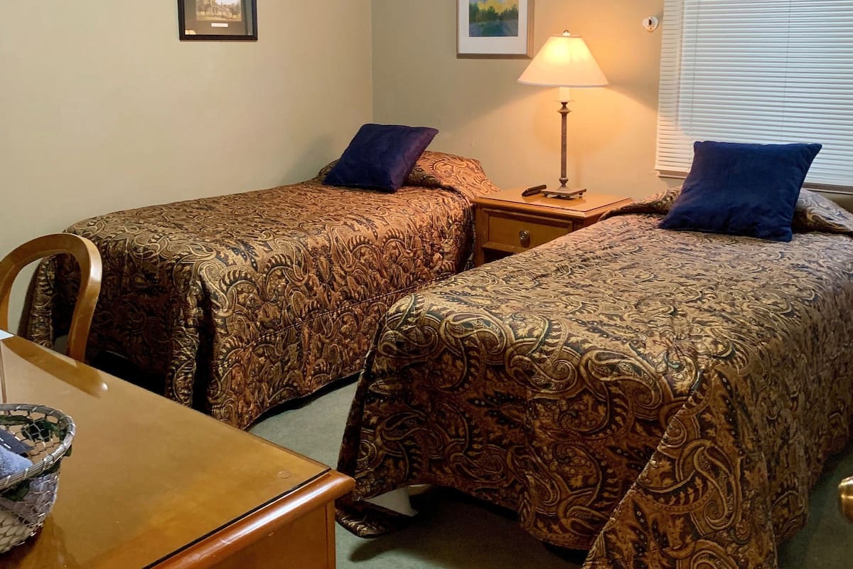 Suite familiar, varias camas, habitaciones conectadas | 1 habitación, escritorio, wifi gratis y ropa de cama