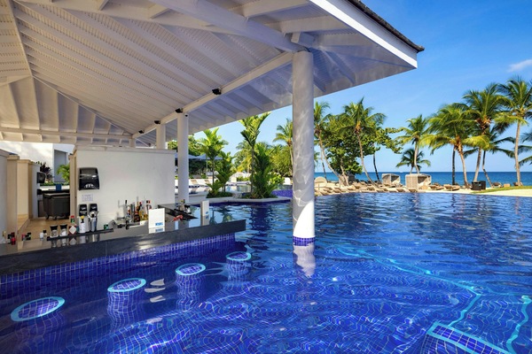 Outdoor pool, open 7:00 AM to 6:00 PM, pool umbrellas, sun loungers