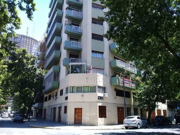 Front of property - Gran Palermo by Sofacama (Buenos Aires)
