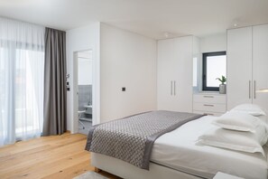 2 chambres, bureau, fer et planche à repasser, Wi-Fi gratuit