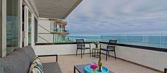 Luxury Beachfront Villa - Penthouse A