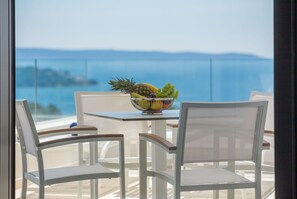 Dining - Luxury Apartment Nautica with Pool III (Seget Donji)