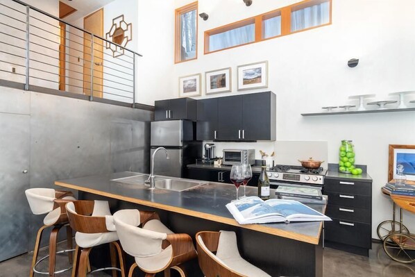 House, Multiple Beds (High Alpine Hideaway) | Private kitchen | Fridge, microwave, stovetop, dishwasher - High Alpine Hideaway (Norwood)