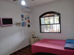 Casa, 2 quartos, vista para o jardim | 2 quartos, escrivaninha, ferros/tábuas de passar roupa