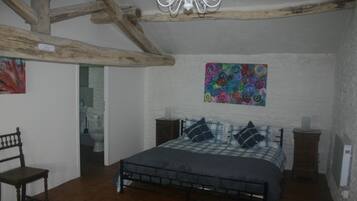 8 Schlafzimmer, Bügeleisen/Bügelbrett, Reisekinderbett, kostenloses WLAN