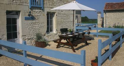 3 well equipped gites with swimming pool on the Loire Valley/Vienne border