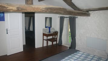 8 bedrooms, iron/ironing board, travel crib, free WiFi