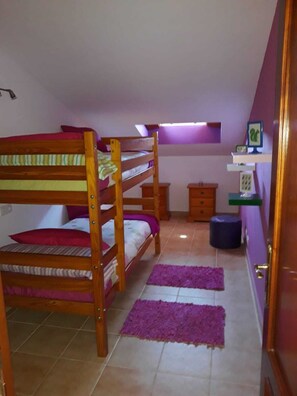2 Schlafzimmer, Bügeleisen/Bügelbrett, Bettwäsche
