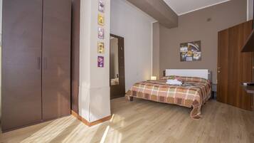 1 Schlafzimmer, BĂŒgeleisen/BĂŒgelbrett, BettwĂ€sche