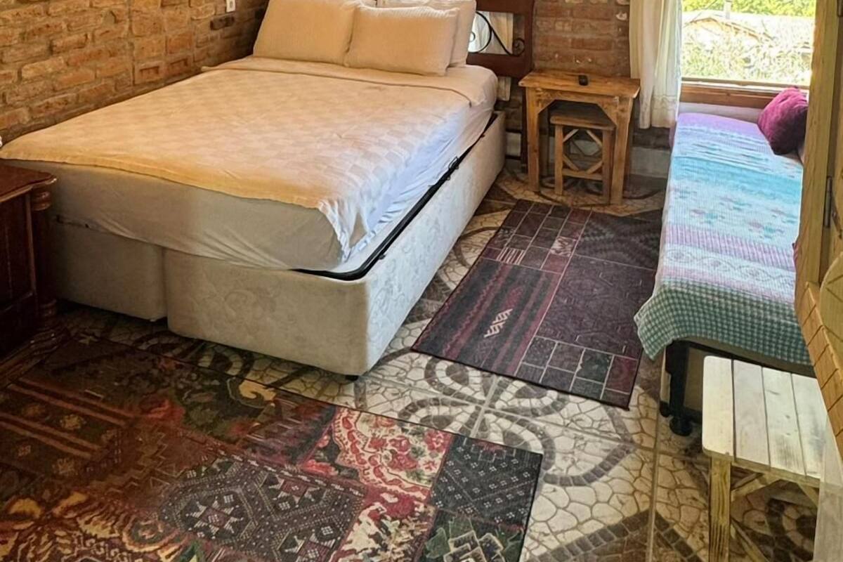 Pekmez Oda | Free WiFi, bed sheets
