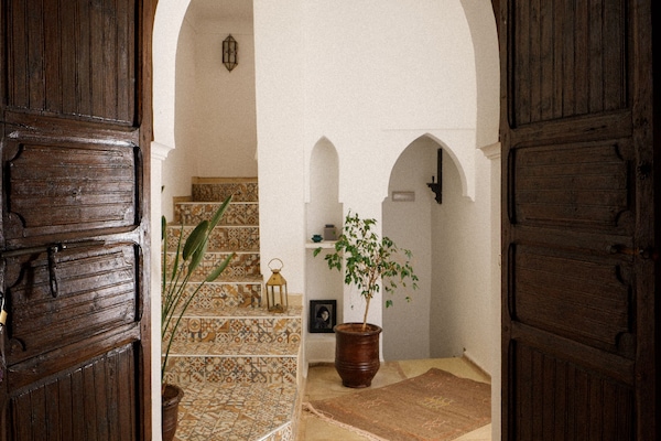 Premium bedding, down comforters, pillowtop beds, individually furnished