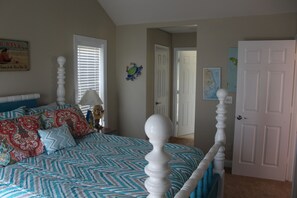 Signature Studio Suite, Ocean View | Individually decorated, individually furnished, iron/ironing board - Sandbar Bed & Breakfast (Nags Head)