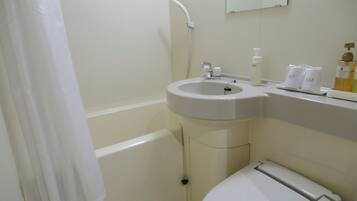 Quadruple Room | Bathroom