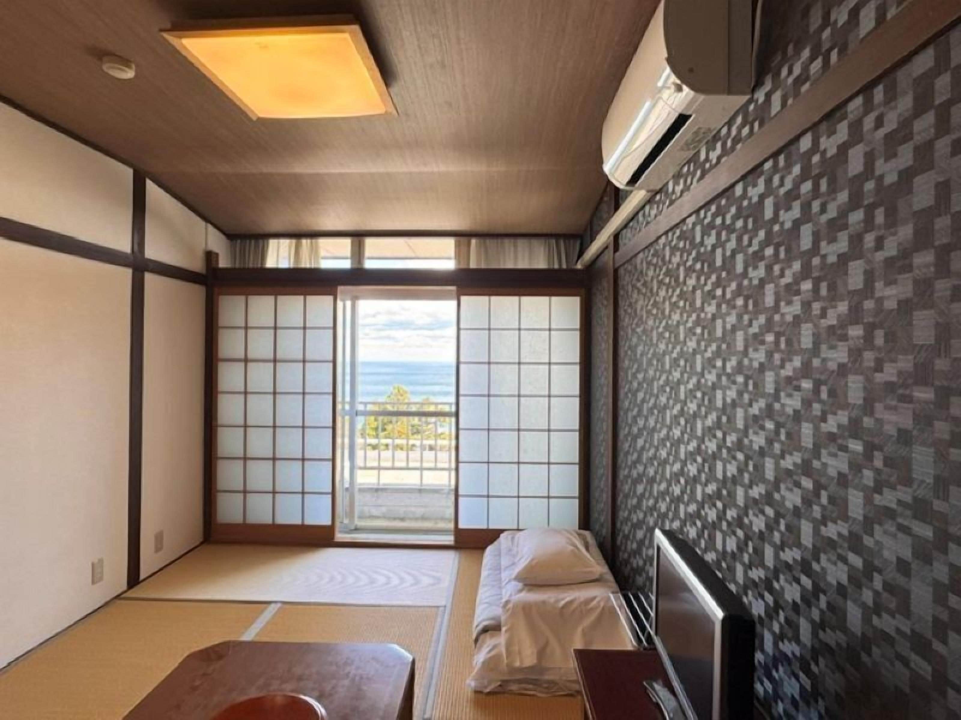 Twin Room | Free WiFi