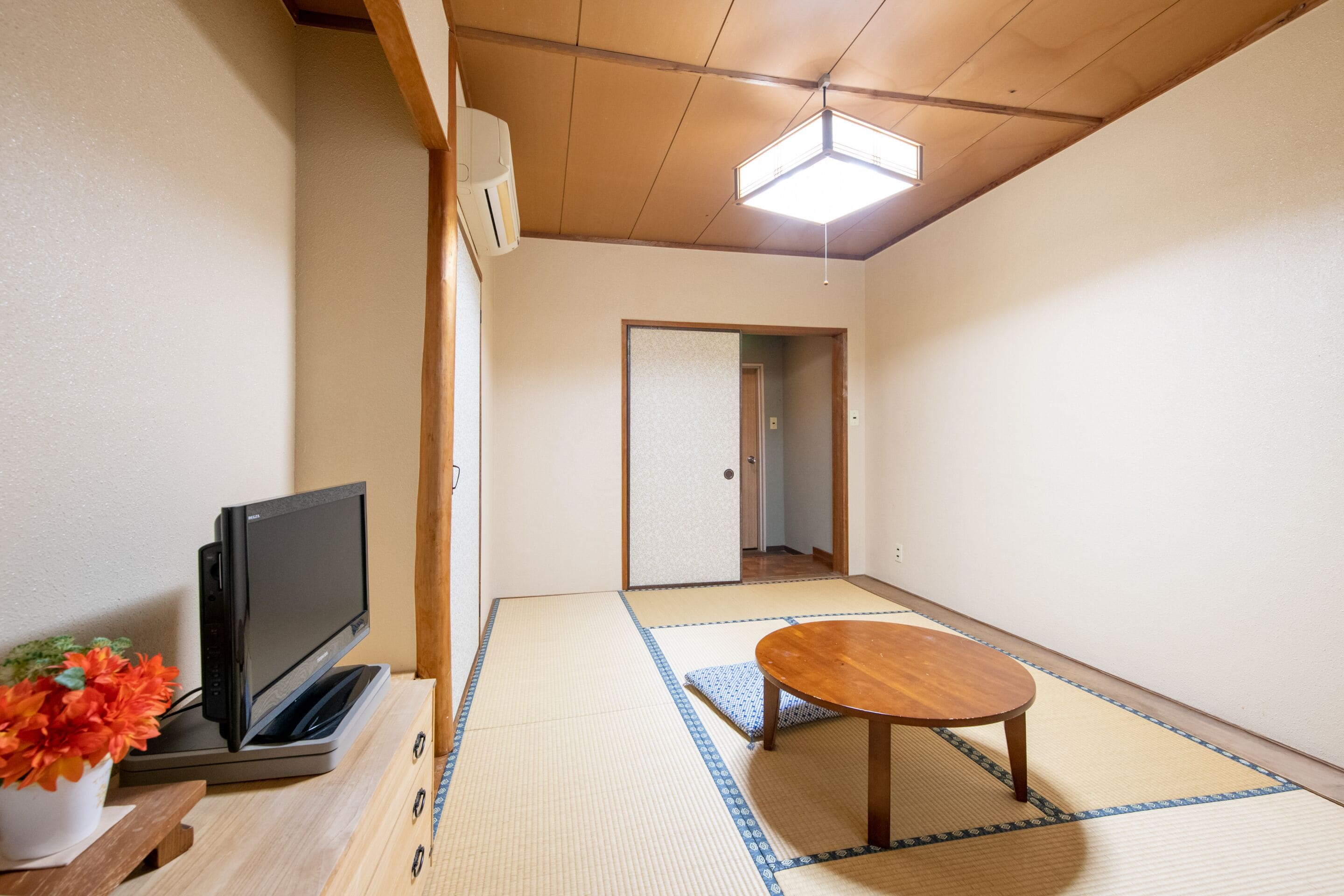 Habitación tradicional, baño compartido (Japanese Style, Triple) | Escritorio, wifi gratis y ropa de cama 
