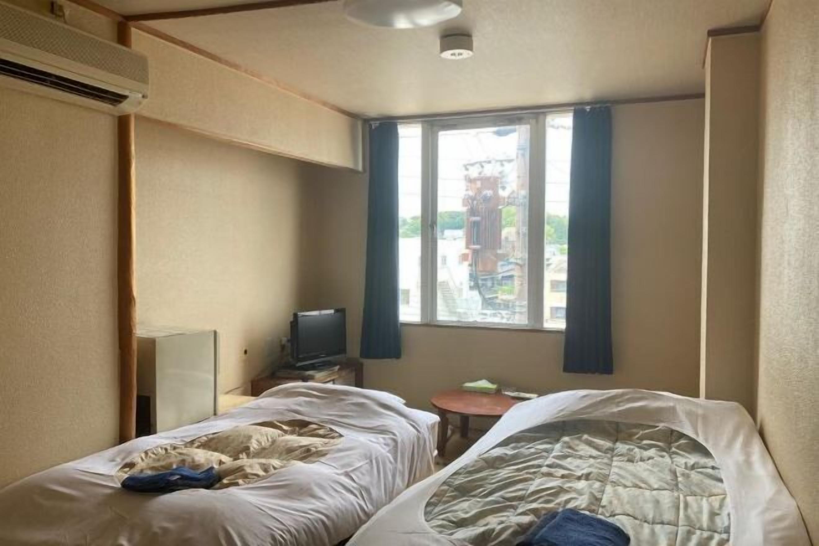 Desk, free WiFi, bed sheets