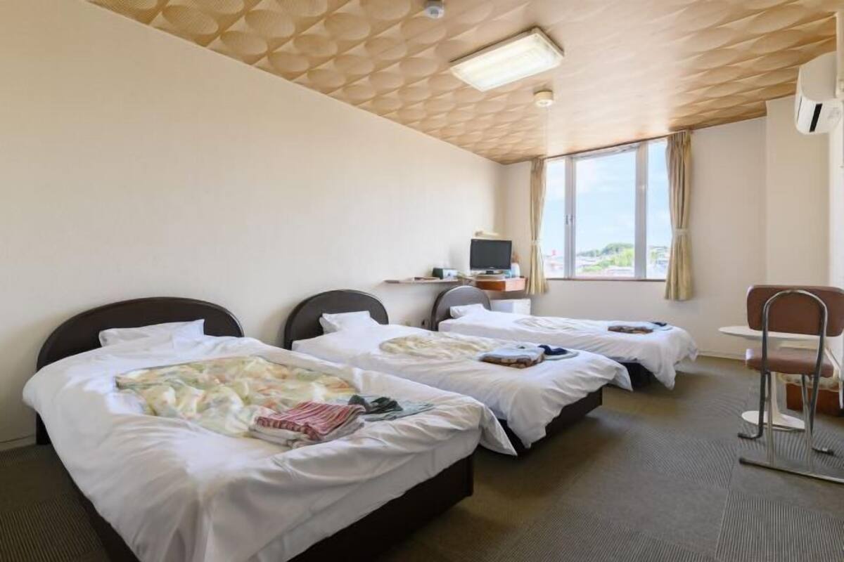Desk, free WiFi, bed sheets