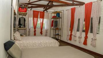 Iron/ironing board, free WiFi, bed sheets, wheelchair access