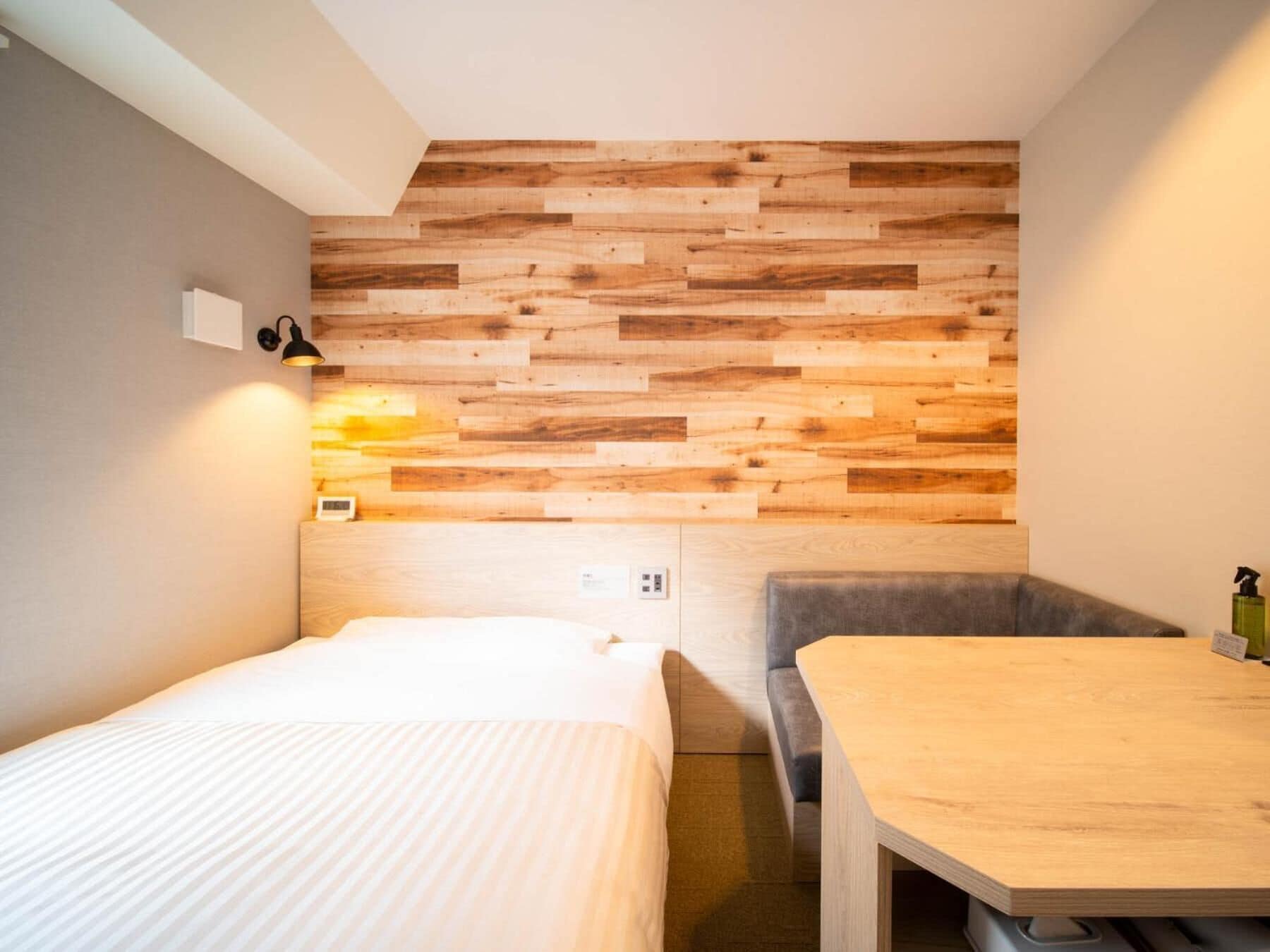 1 bedroom, desk, soundproofing, free wifi