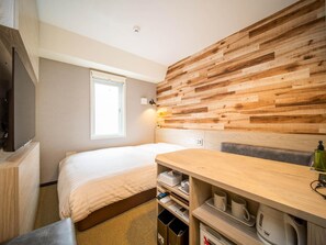 Desk, soundproofing, free WiFi, bed sheets - Super Hotel Shinbashi Karasumoriguchi (Tokyo)
