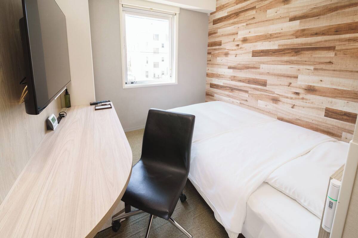 Tweepersoonskamer, niet-roken | Een bureau, geluiddichte muren, gratis wifi, beddengoed