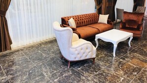 Lobby sitting area - Artuklu Otel (Mardin)