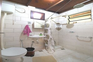 Douche, savon, papier toilette