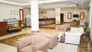 Lobby sitting area - Silent Room 2 (Riyadh)