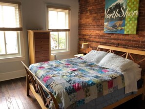 2 bedrooms, iron/ironing board, WiFi, bed sheets - Historic Capitol Hill Rowhouse (Washington)