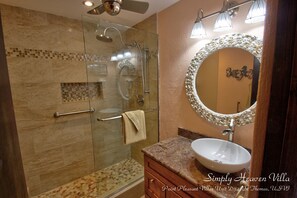 Shower, hair dryer, towels, soap - ★★★★★Spectacular Water View-Private Wrap-Around Balcony-3 Pools-2 Restaurants ☼☼ (St. Thomas)