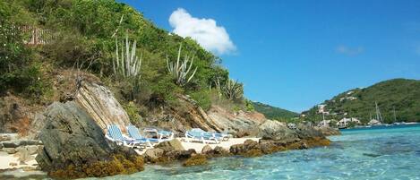 Am Strand, Liegestühle, Strandtücher
