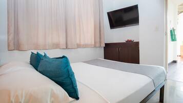 Kamar Double Ekonomi | Seprai antialergi, Wi-Fi gratis, dan seprai linen