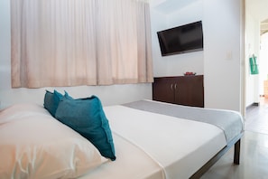Kamar Double Ekonomi | Seprai antialergi, Wi-Fi gratis, dan seprai linen