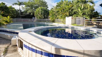 Udendørs pool, liggestole