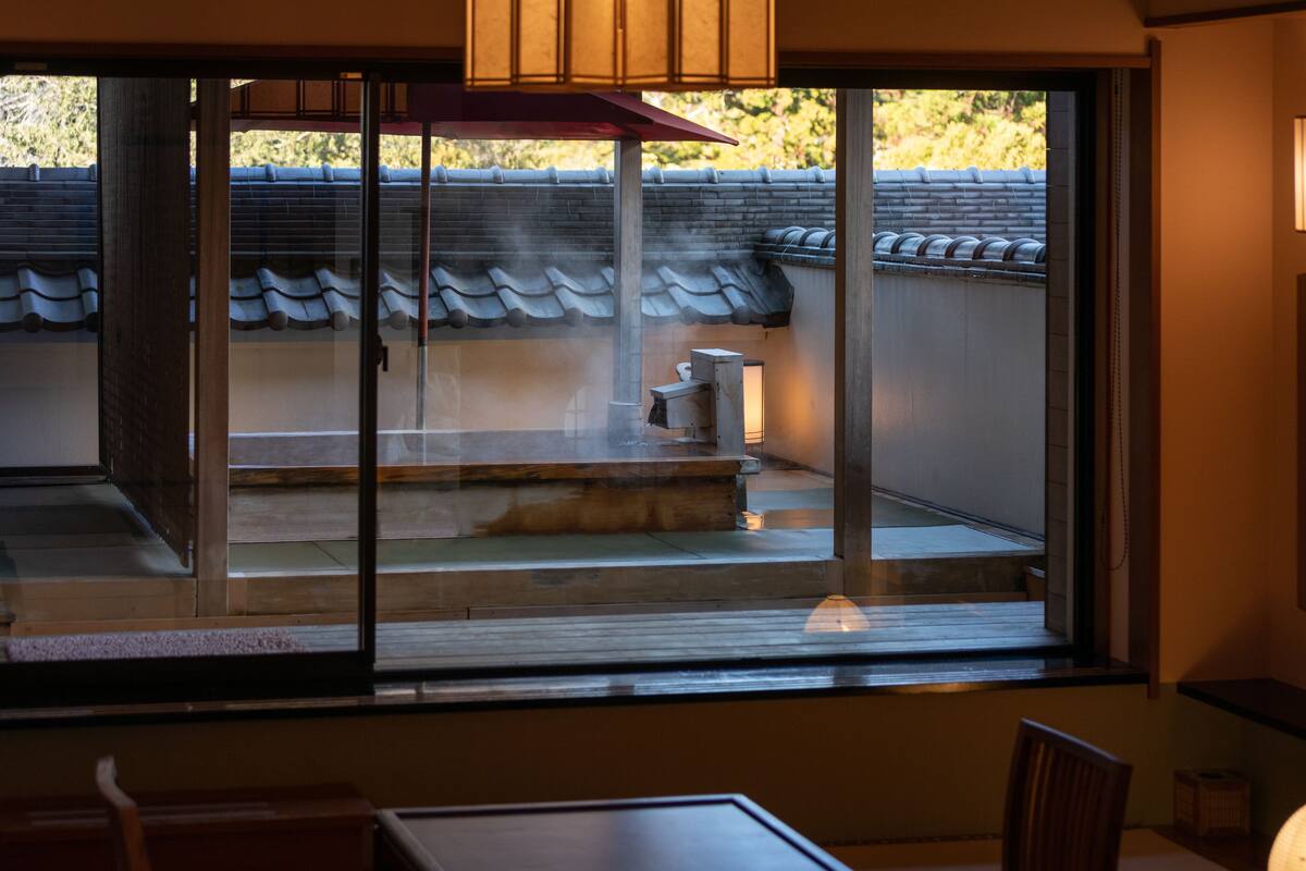 Luxury Japanese Style Room with Private Hot Spring, (HANA KAZARI), Non-Smoking | Private spa tub