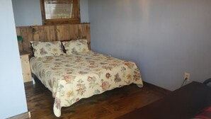 Standard Room, 1 Bedroom, Non Smoking (The Trappers Room) - Highlander's View Bed and Breakfast (Bovina Center)