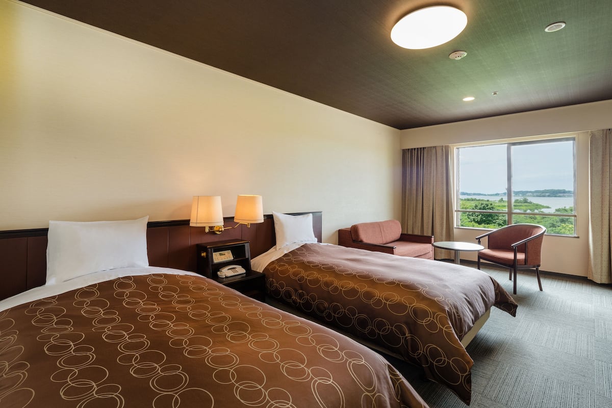 In-room safe, desk, soundproofing, free WiFi