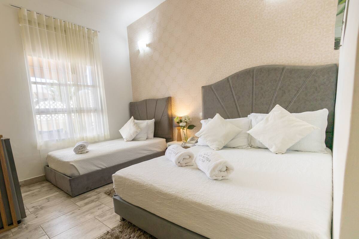 Triple Room, Multiple Beds