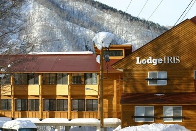Lodge Iris