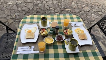 Desayuno continental incluido todos los días 