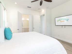 5 bedrooms, iron/ironing board, Internet, bed sheets