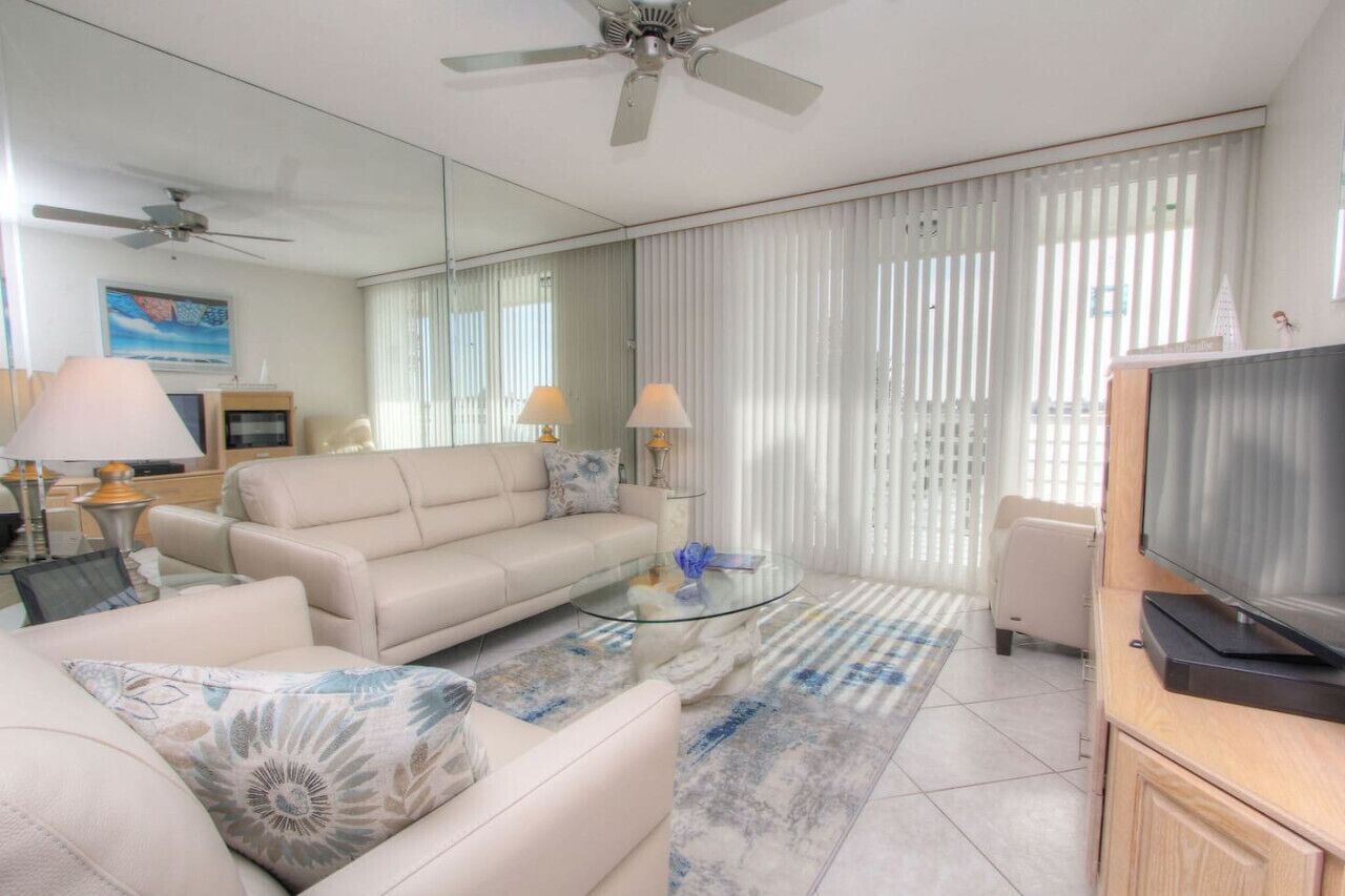 St. Pete Bahia Vista 10-430: 2BD/2BA Fourth Floor