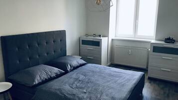 2 bedrooms, WiFi, bed sheets, wheelchair access