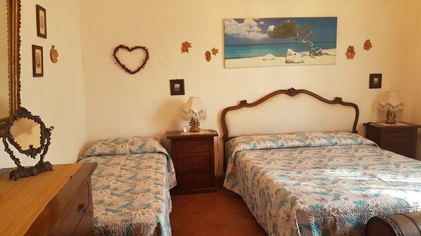 2 bedrooms, iron/ironing board, bed sheets