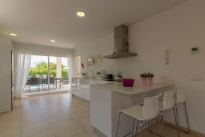 Fridge, microwave, oven, stovetop - Brisa de Mar II, Villa 5StarsHome Mallorca (Alcúdia)