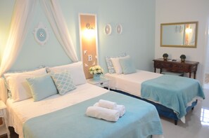 Quadruple Room | Laptop workspace, free WiFi, bed sheets