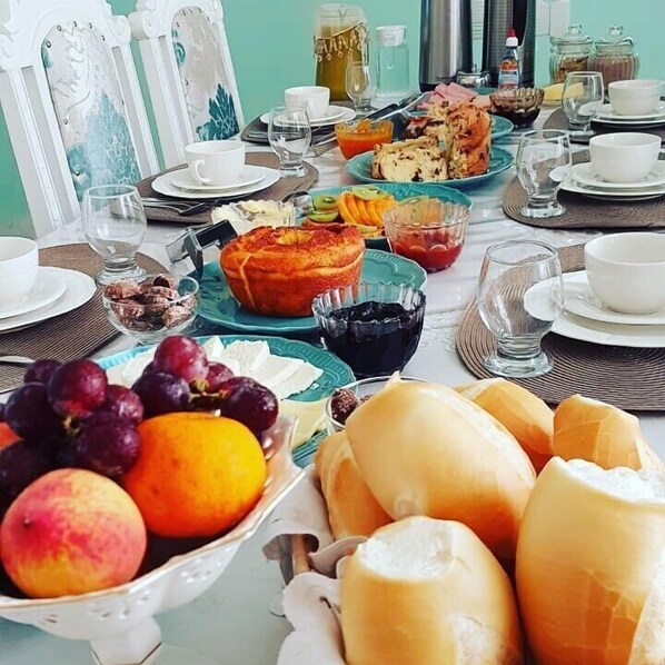 Free daily buffet breakfast