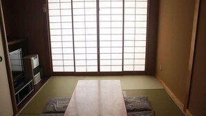Interior - Tsuguro Kogenso (Maniwa)
