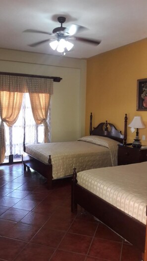 Ropa de cama hipoalergénica, cubrecamas y cortinas blackout 