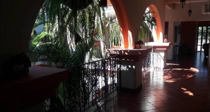 Hotel Acropolis Maya